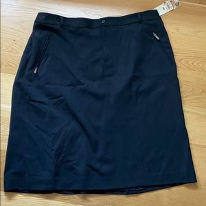 Lauren Ralph Lauren black fully lined skirt.